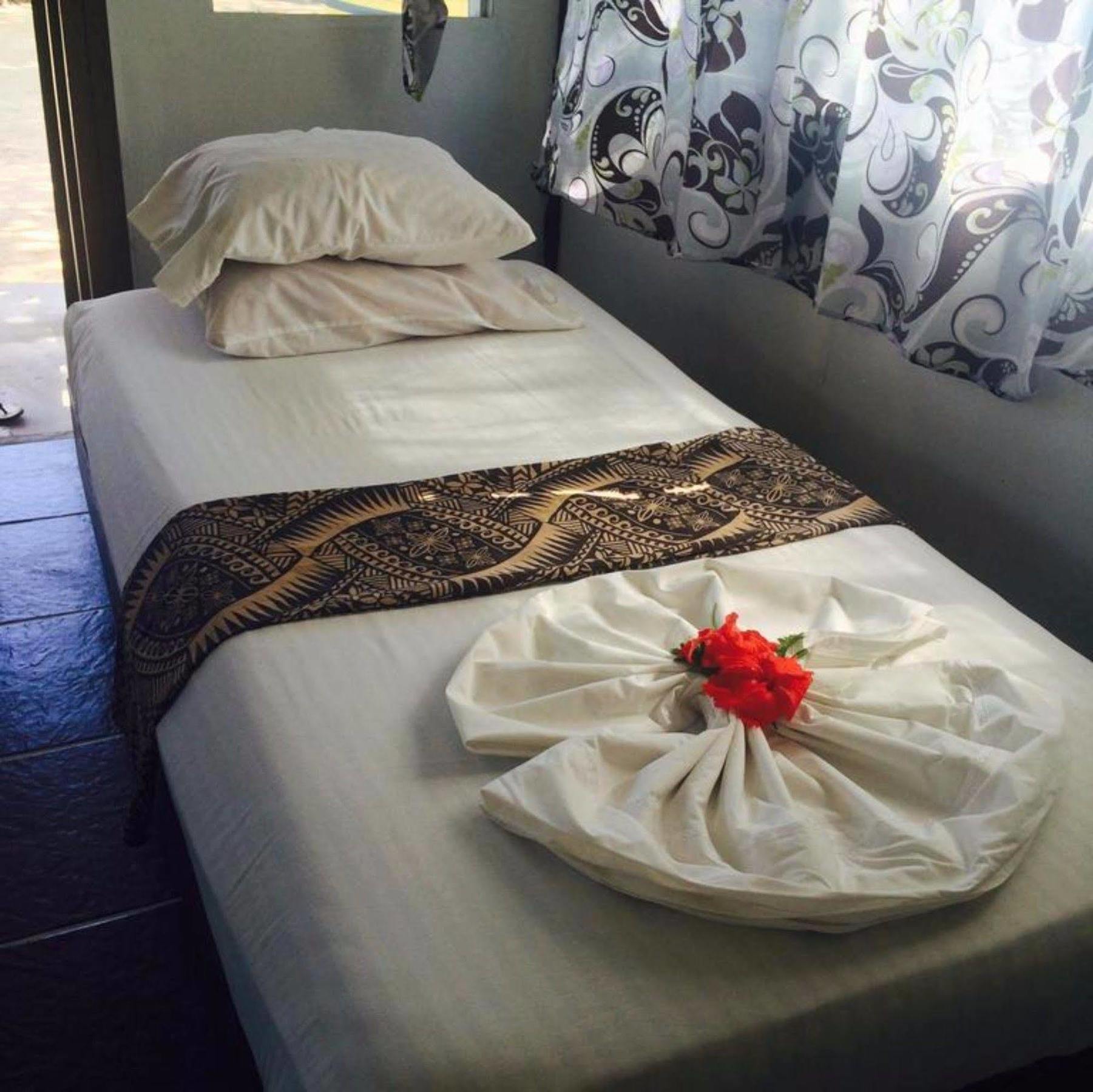 Vacations Beach Fale Hotel Manase Exterior photo